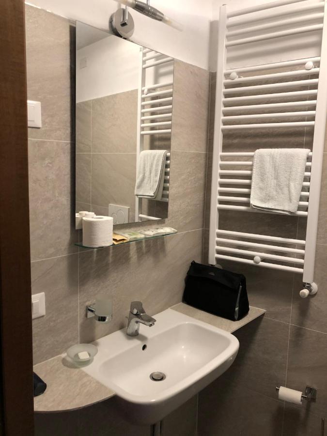 Hotel Nuovo Milano Esterno foto