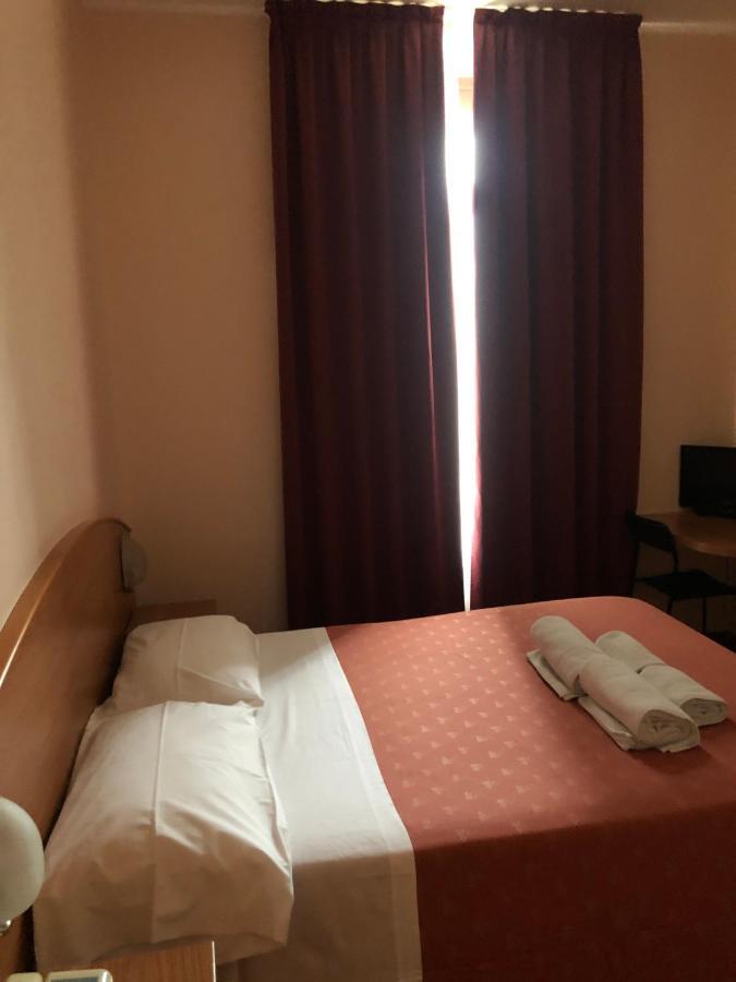 Hotel Nuovo Milano Esterno foto